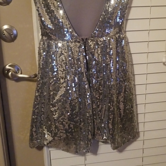 MATERIAL GIRL | Silver Sequins Cocktail Dress - Picture 5 of 7